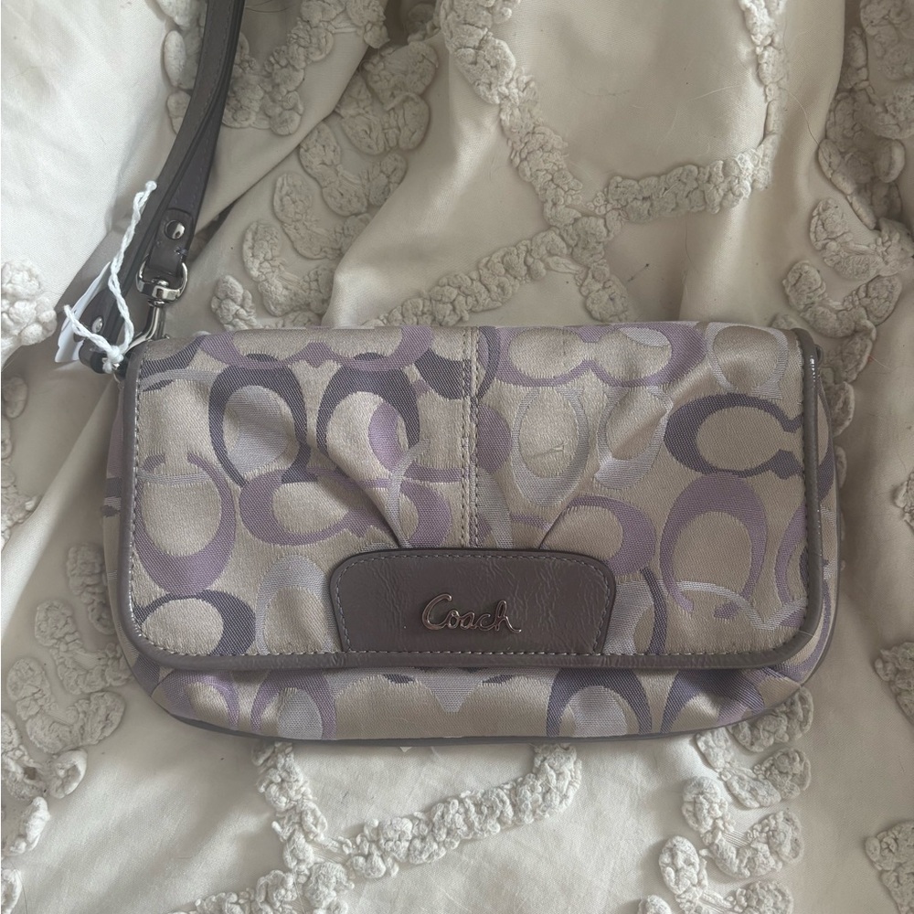 ☃️ BOGO FREE SALE Coach Light Lavendar and Stone Gray Women's Wristlet